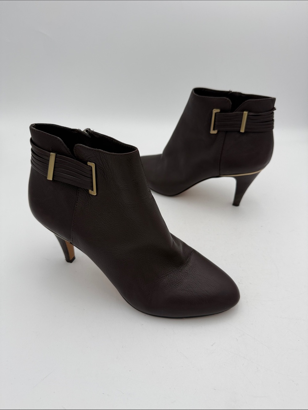 Vince Camuto Dark Brown Pointed Toe Leather Ankle Booties women 9M casual Y2K